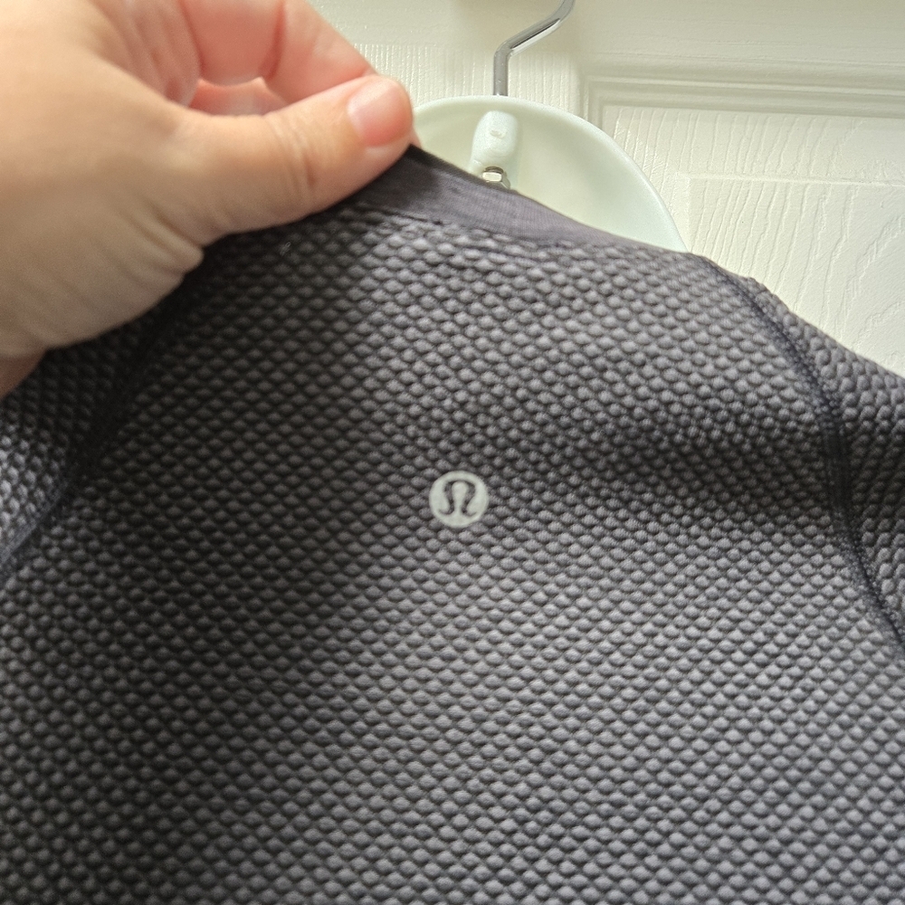 Lululemon Swiftly Tech Long-Sleeve Shirt 2.0 Waist Length Textured Knit Graphite - Picture 5 of 7